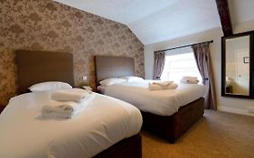 Savoy Country Inn